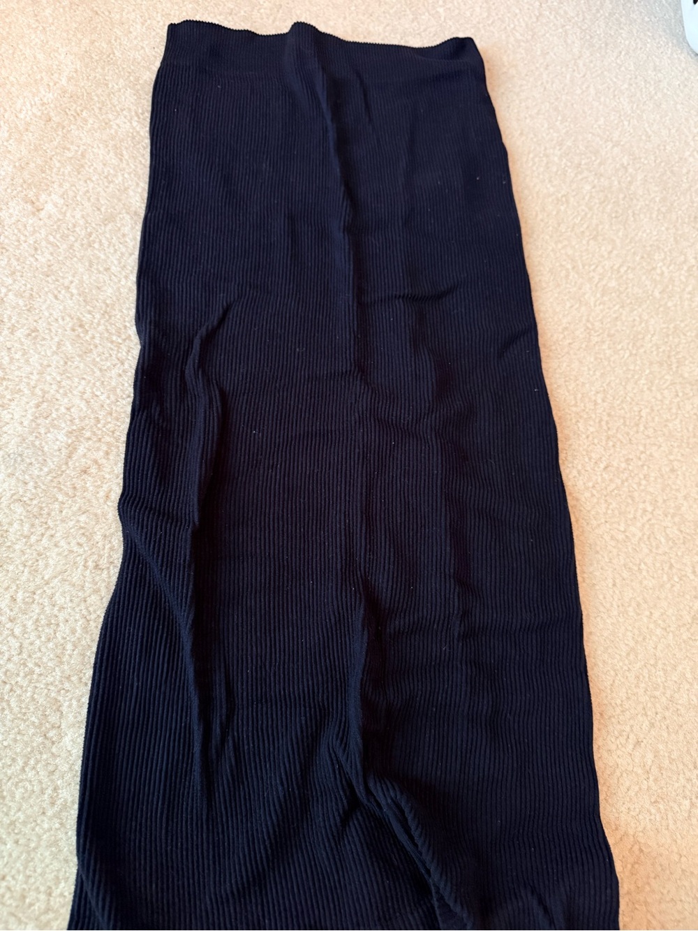 Zara - Black Ribbed Knit Tube Skirt